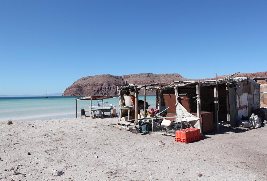 Cabanes de pêcheurs à Caleta Partida